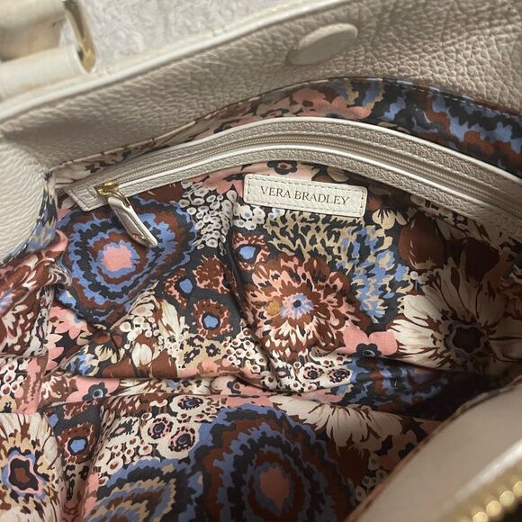 Vera Bradley White Quilted large shoulder bag with gold tone hardwares. - Picture 6 of 12